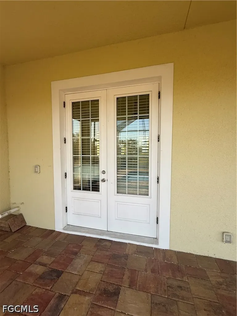 618 SW 31st Terrace Cape Coral FL 33914