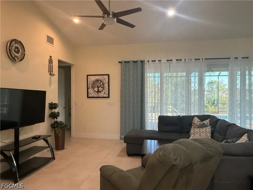618 SW 31st Terrace Cape Coral FL 33914