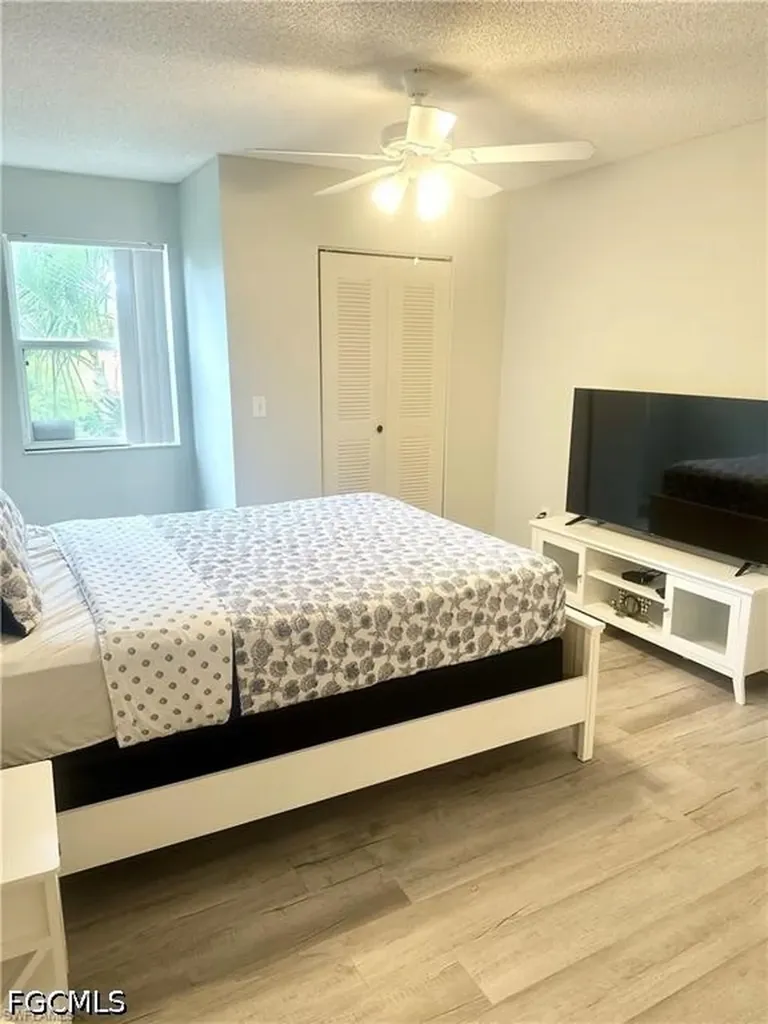 8940 Colonnades Court E Bonita Springs FL 34135