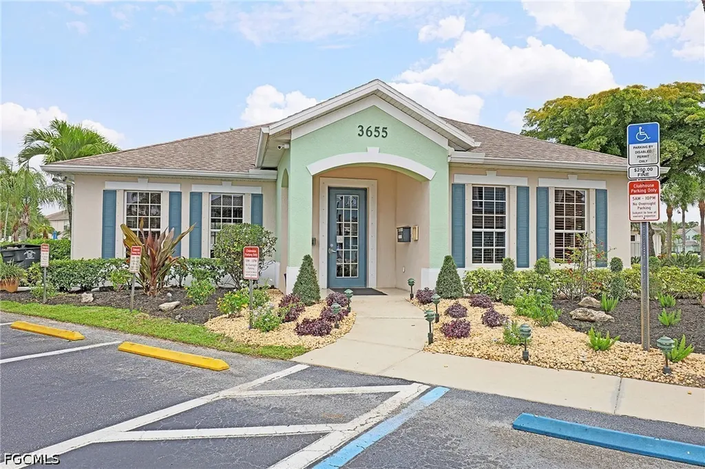 3629 Pine Oak Circle Fort Myers FL 33916