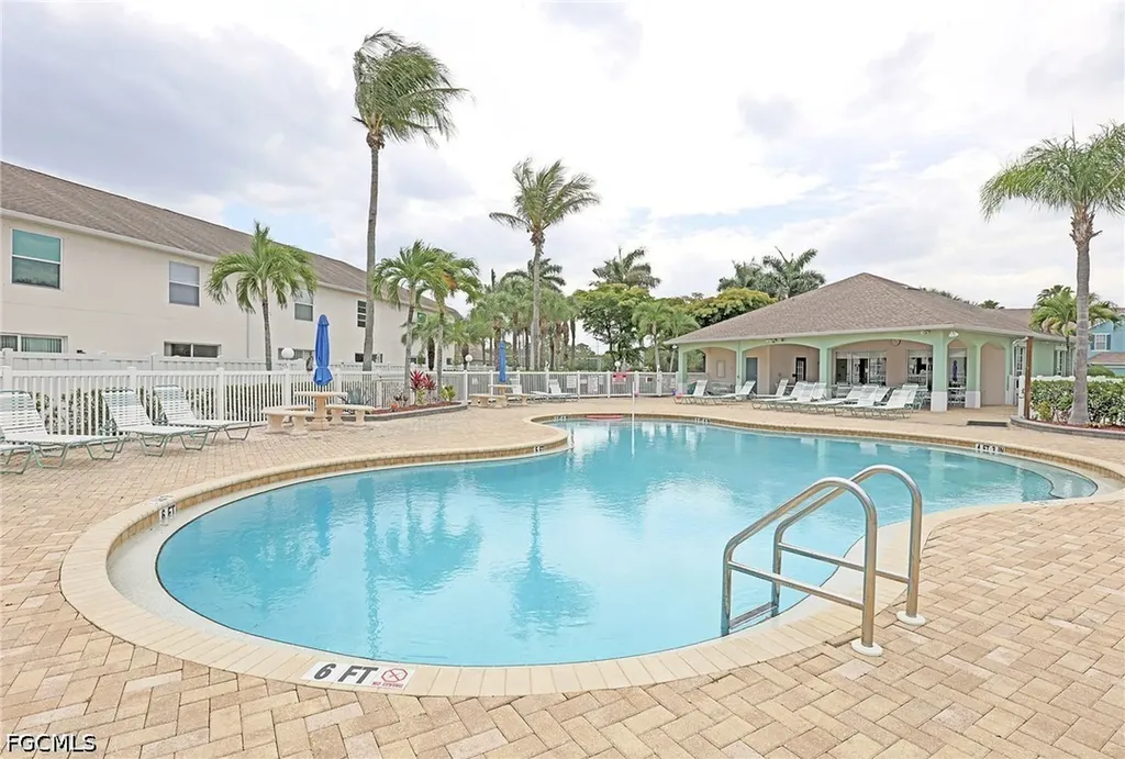 3629 Pine Oak Circle Fort Myers FL 33916