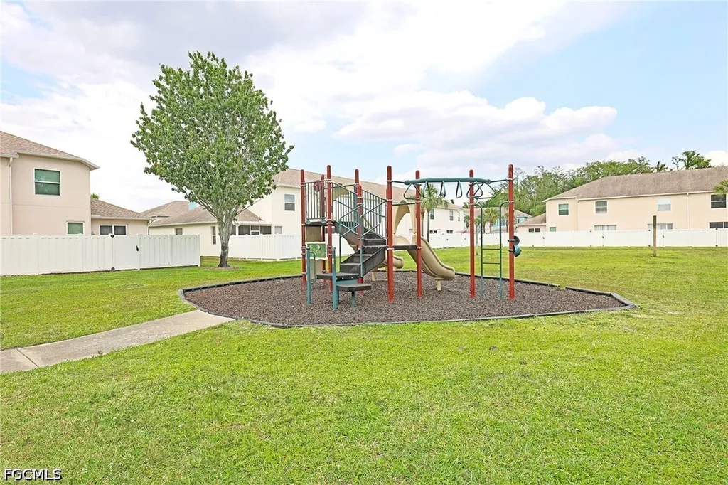 3629 Pine Oak Circle Fort Myers FL 33916