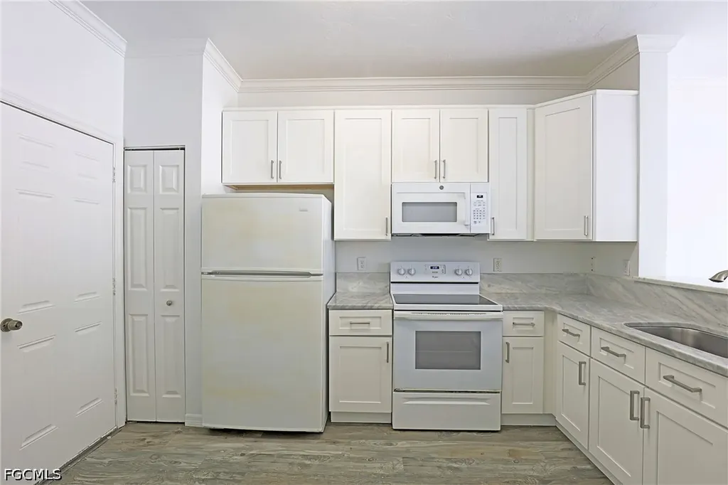 3629 Pine Oak Circle Fort Myers FL 33916