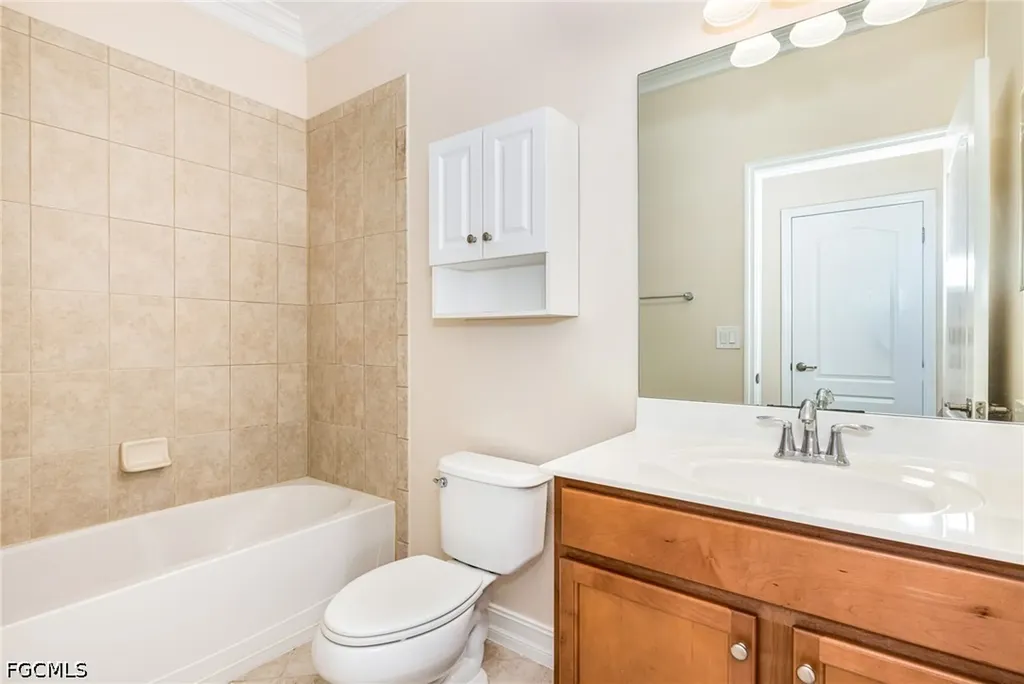 9302 Via San Giovani Street Fort Myers FL 33905