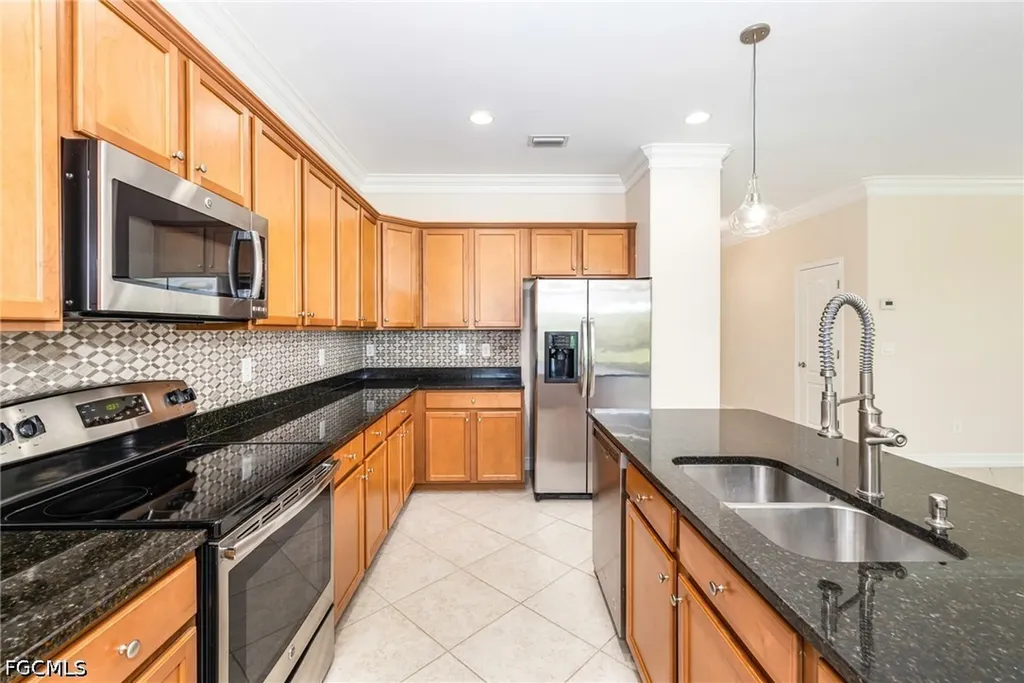 9302 Via San Giovani Street Fort Myers FL 33905