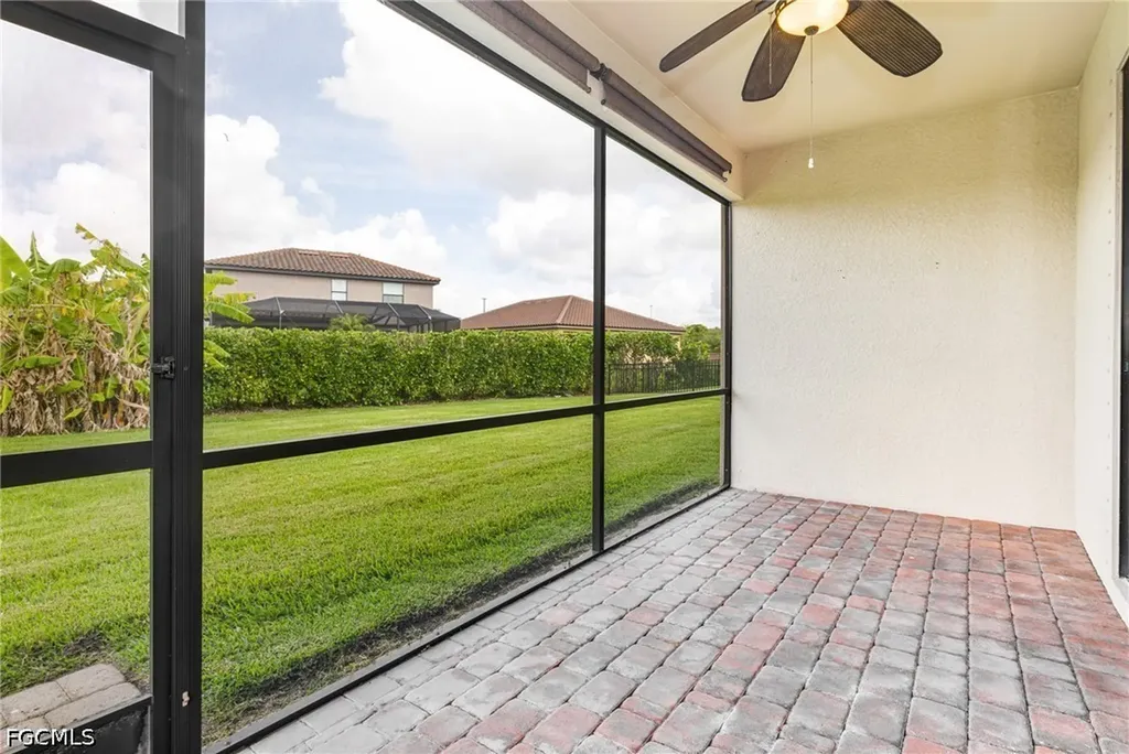 9302 Via San Giovani Street Fort Myers FL 33905