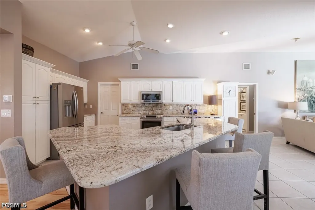 2828 SW 33rd Terrace Cape Coral FL 33914