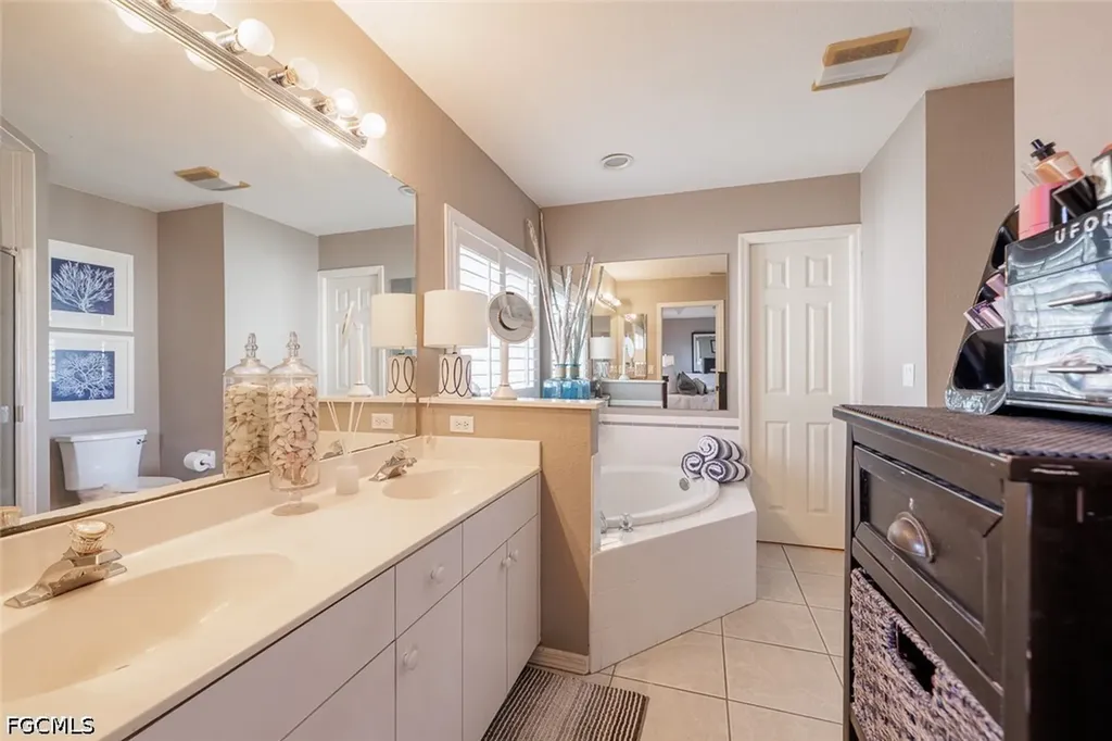 2828 SW 33rd Terrace Cape Coral FL 33914