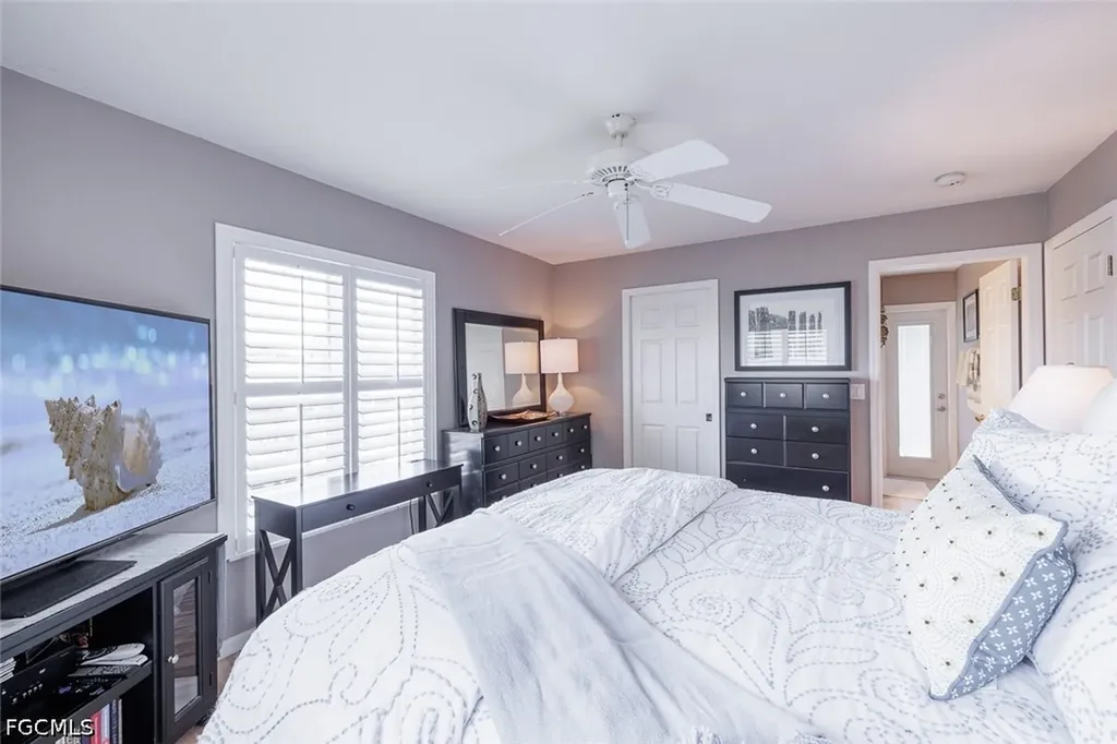 2828 SW 33rd Terrace Cape Coral FL 33914