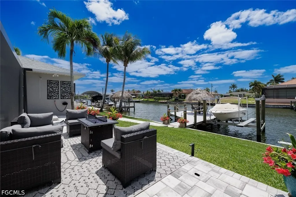 2828 SW 33rd Terrace Cape Coral FL 33914