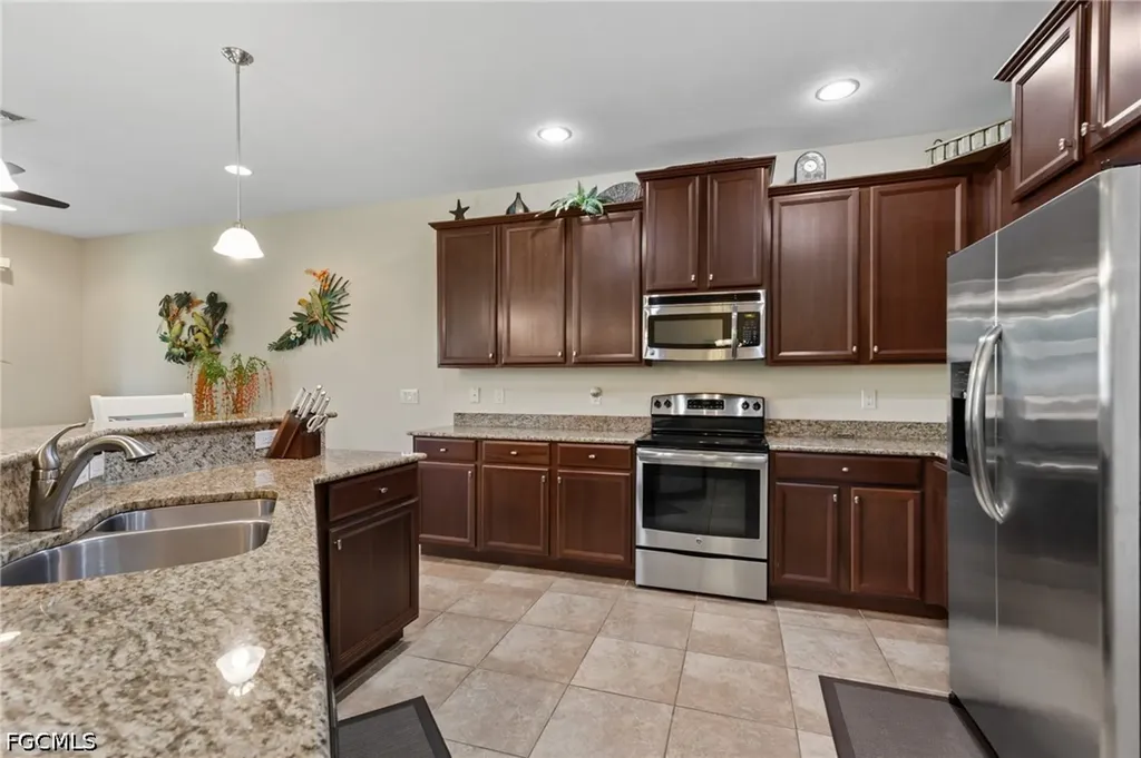 12841 Seaside Key Court North Fort Myers FL 33903