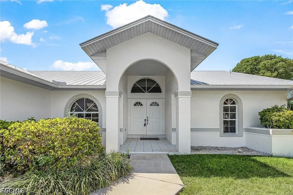 1432 Viking Court Cape Coral FL 33904