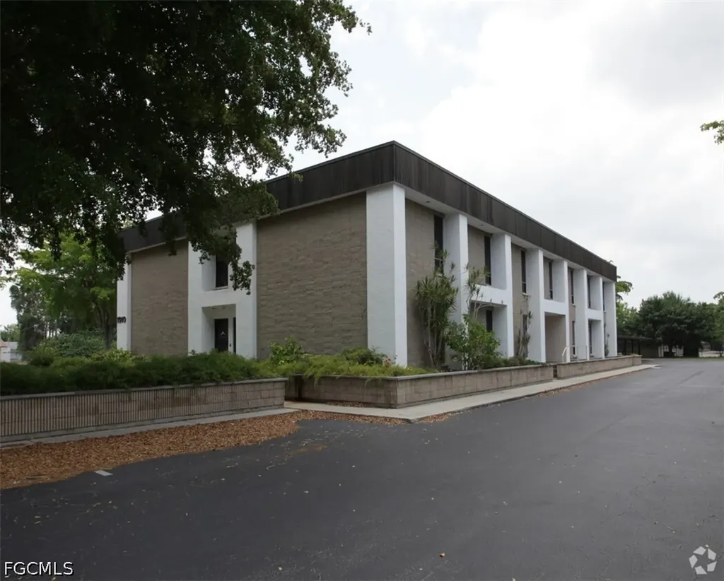 1910 Park Meadows Drive Fort Myers FL 33907