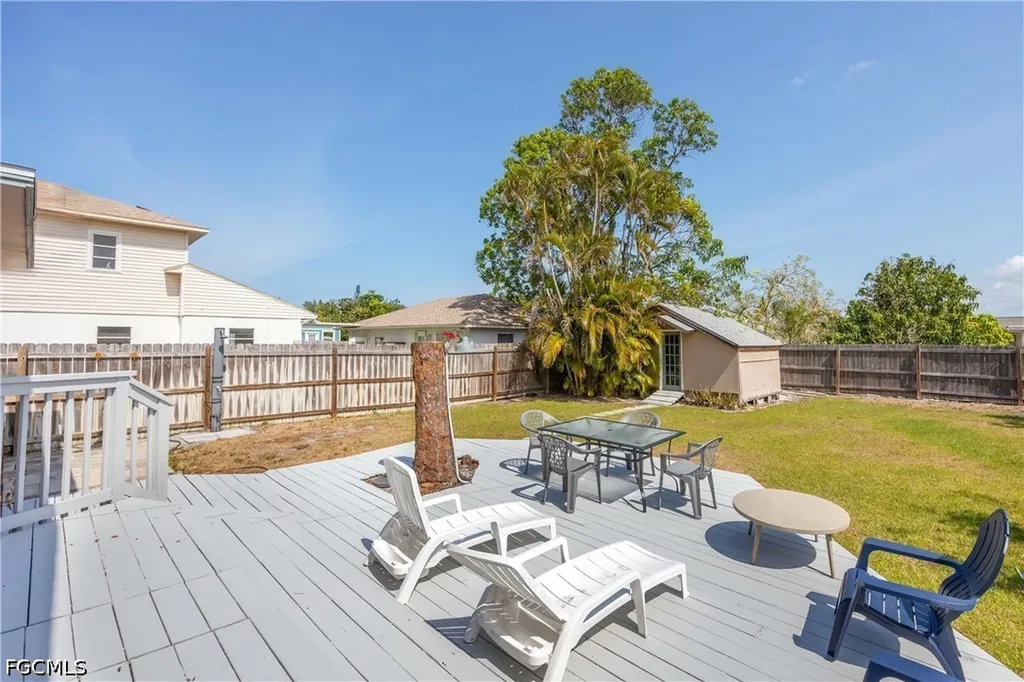 547 101st Avenue N Naples FL 34108