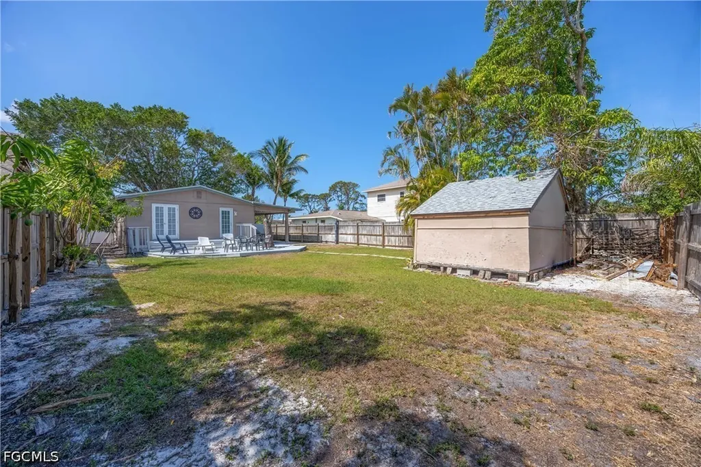 547 101st Avenue N Naples FL 34108