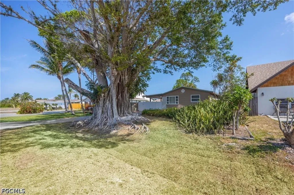 547 101st Avenue N Naples FL 34108