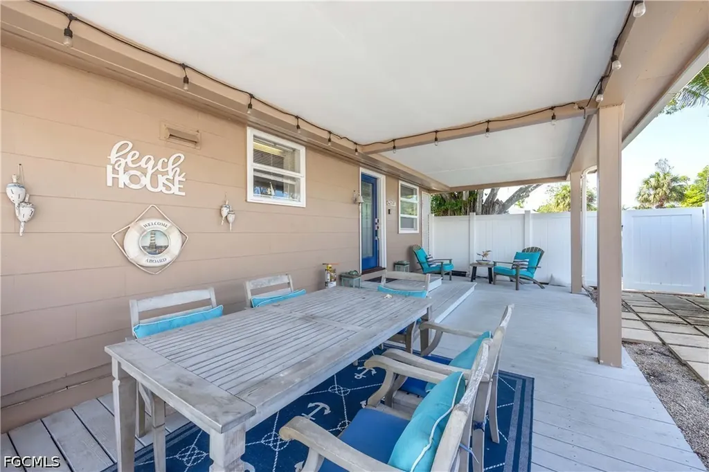 547 101st Avenue N Naples FL 34108