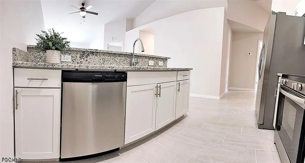 2938 Santa Barbara Boulevard Cape Coral FL 33914