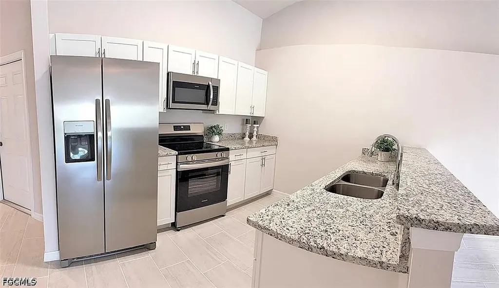 2938 Santa Barbara Boulevard Cape Coral FL 33914