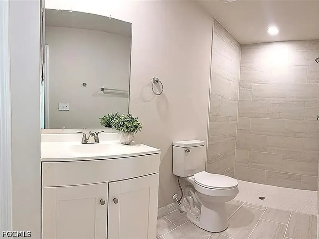 2938 Santa Barbara Boulevard Cape Coral FL 33914