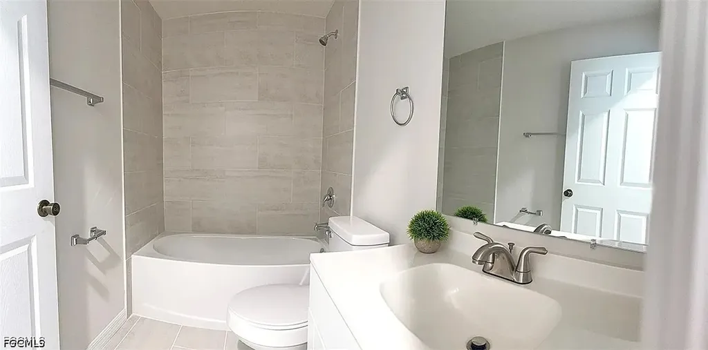 2938 Santa Barbara Boulevard Cape Coral FL 33914