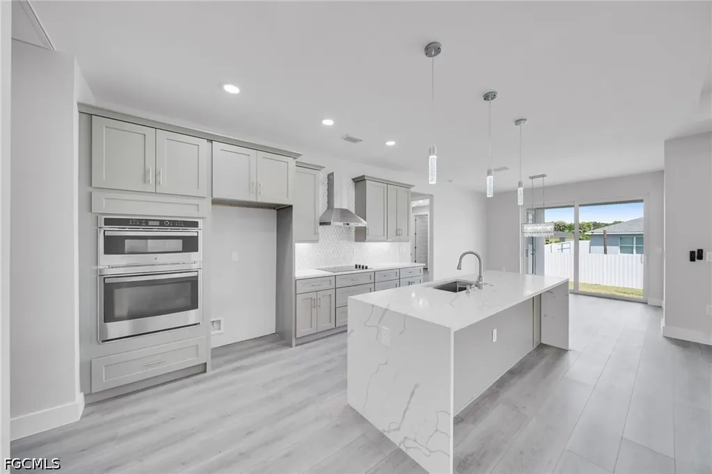 3315 Andalusia Boulevard Cape Coral FL 33909