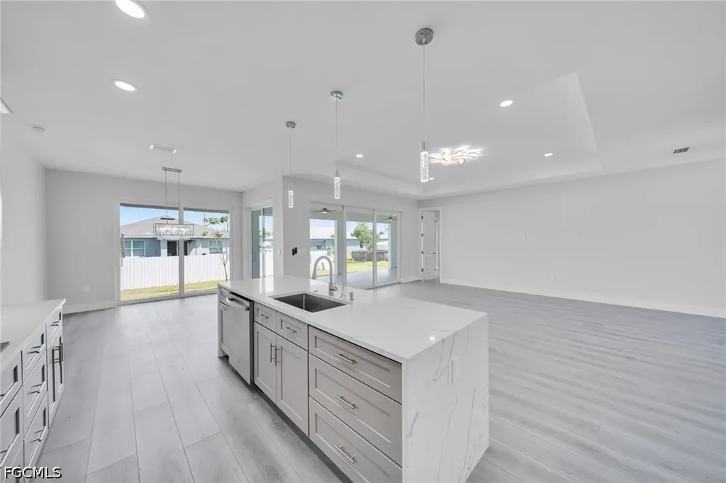 3315 Andalusia Boulevard Cape Coral FL 33909