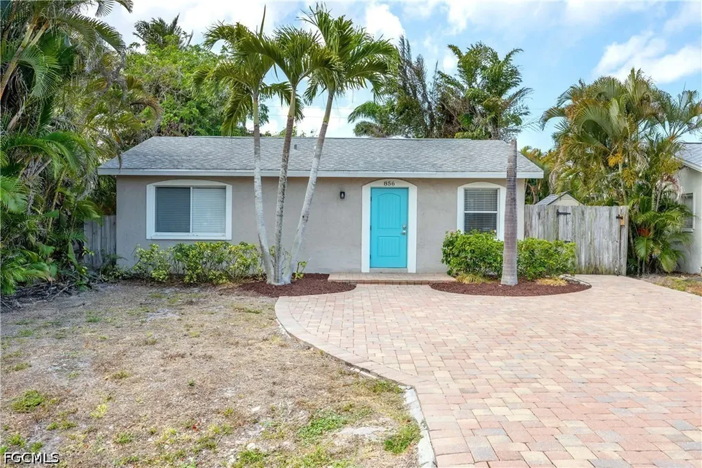 856 104th Avenue N Naples FL 34108