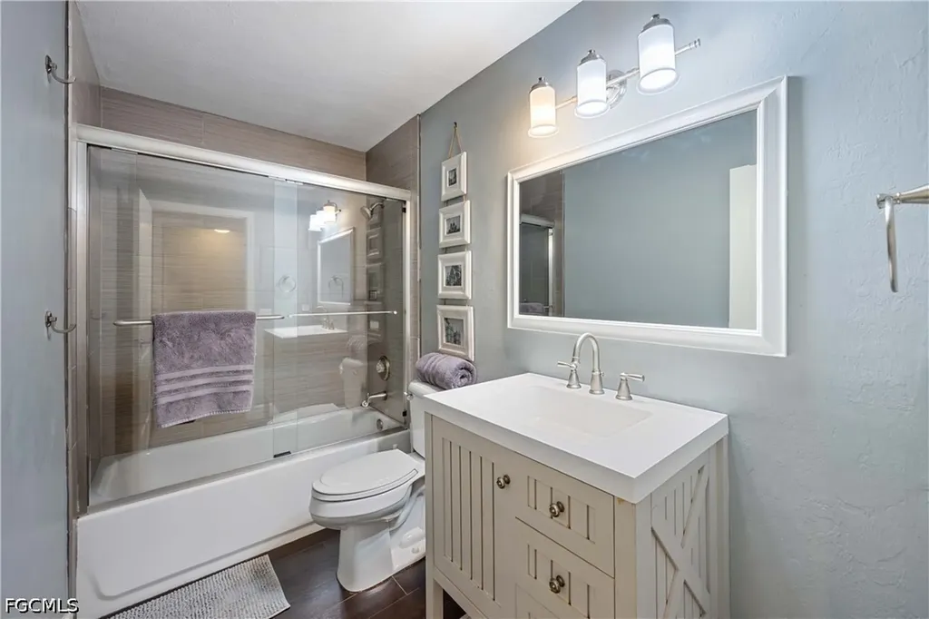 856 104th Avenue N Naples FL 34108
