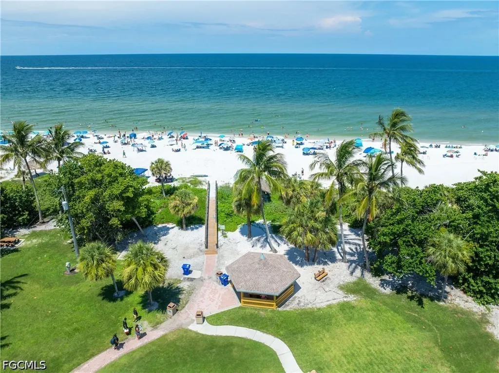 856 104th Avenue N Naples FL 34108