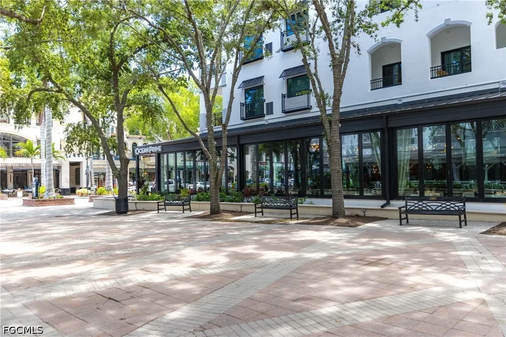 856 104th Avenue N Naples FL 34108