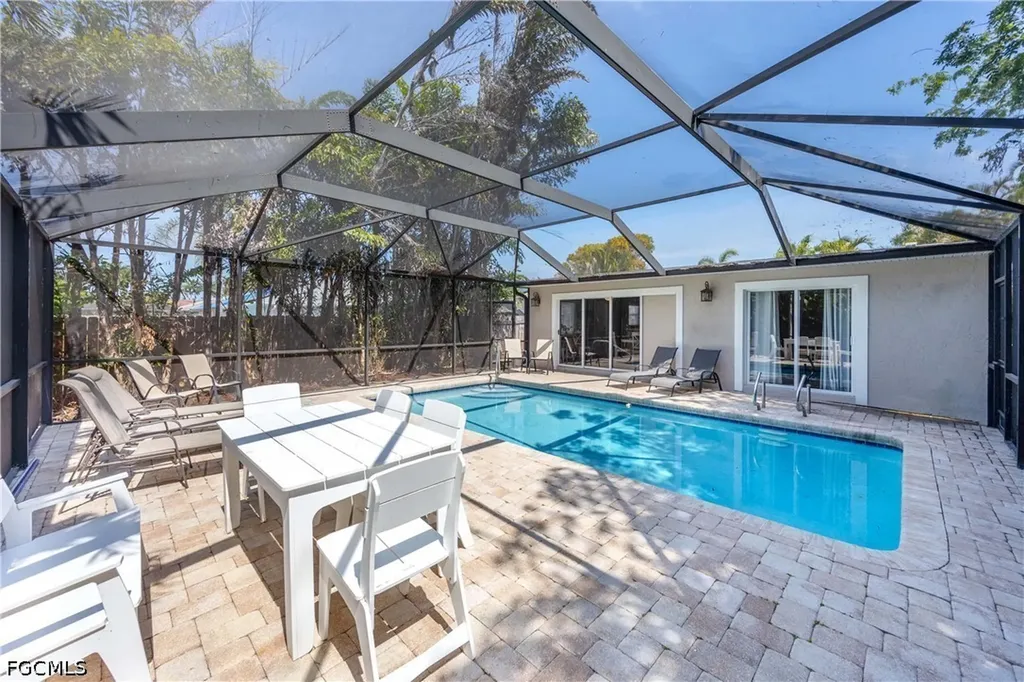 856 104th Avenue N Naples FL 34108