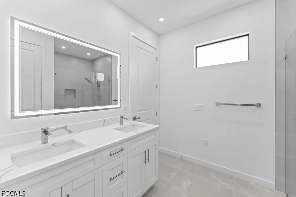 1433 NW 7th Place Cape Coral FL 33993