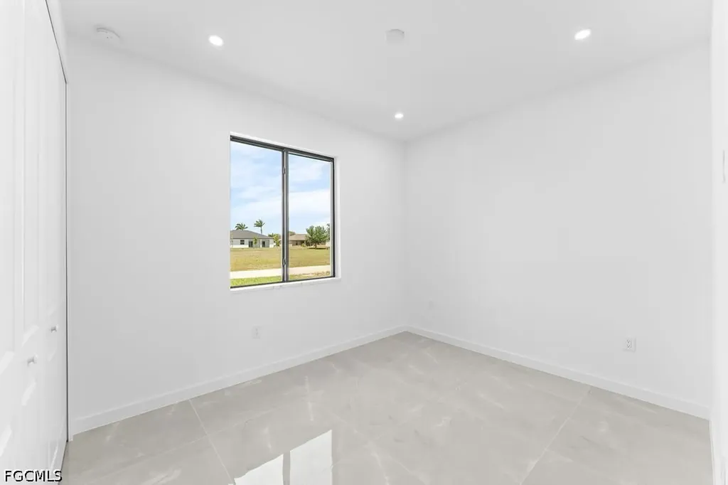 1433 NW 7th Place Cape Coral FL 33993