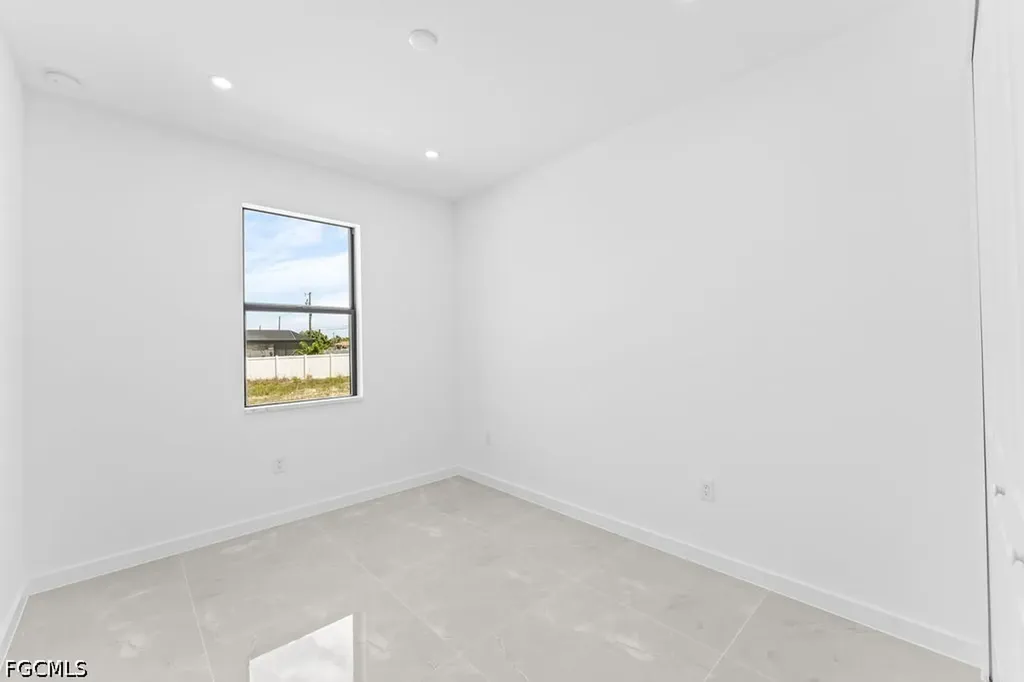 1433 NW 7th Place Cape Coral FL 33993