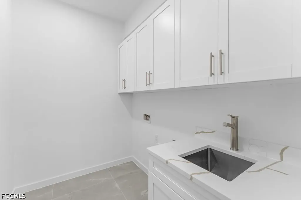 1433 NW 7th Place Cape Coral FL 33993