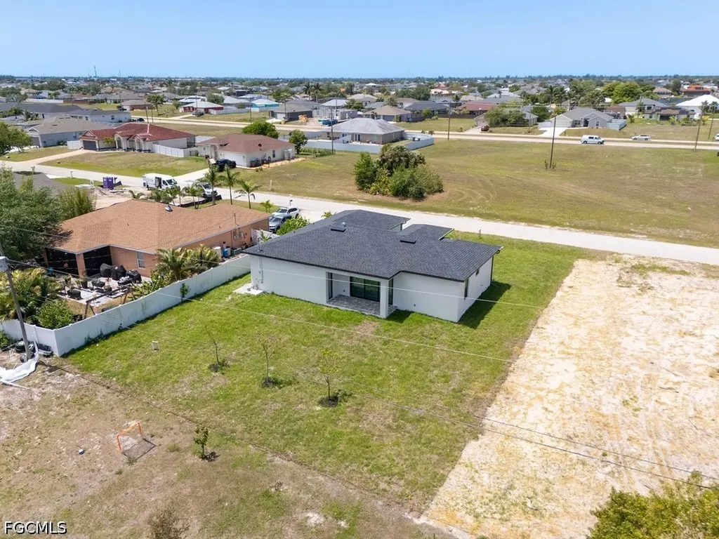 1433 NW 7th Place Cape Coral FL 33993