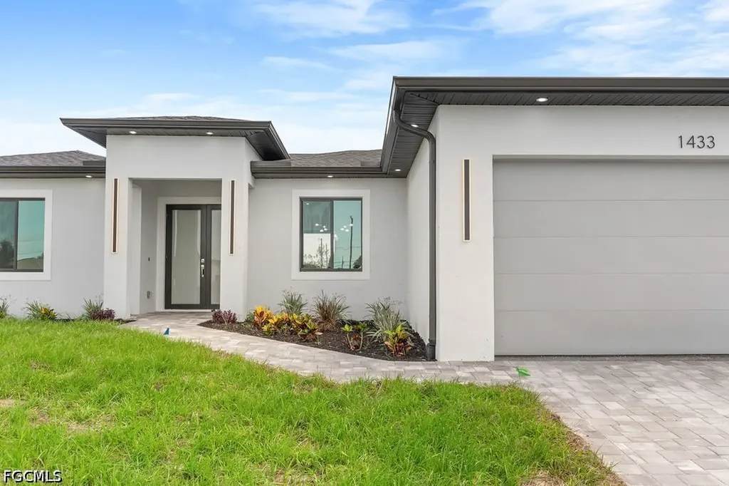 1433 NW 7th Place Cape Coral FL 33993