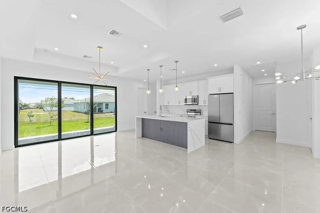 1433 NW 7th Place Cape Coral FL 33993
