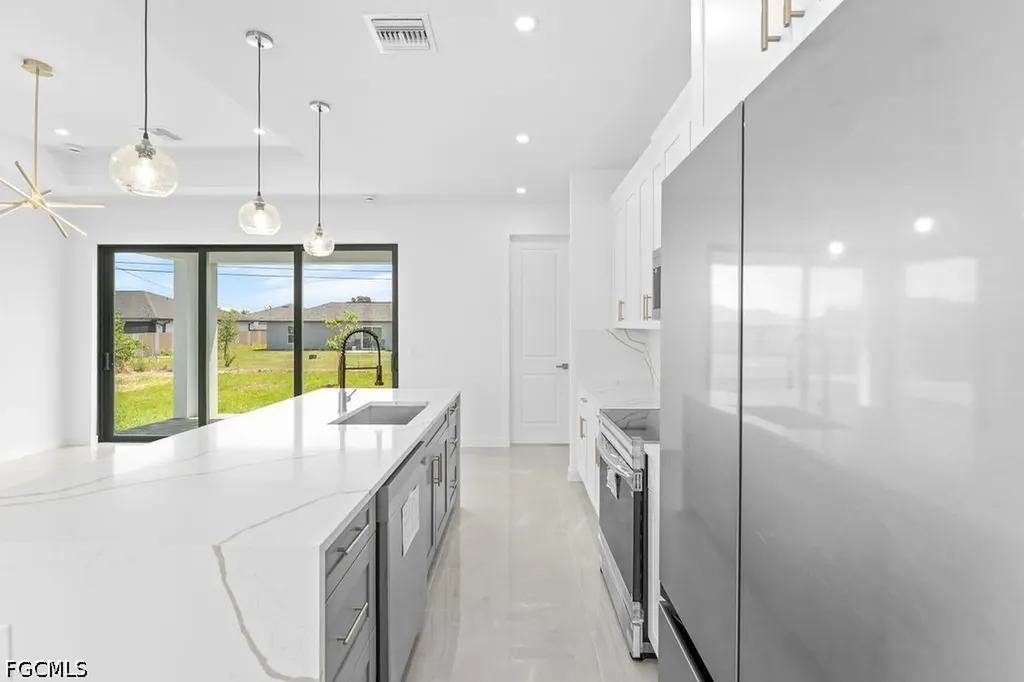 1433 NW 7th Place Cape Coral FL 33993