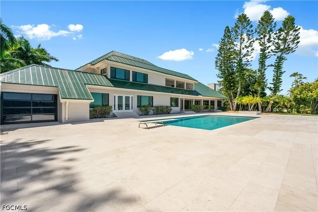 752 Overiver Drive North Fort Myers FL 33903