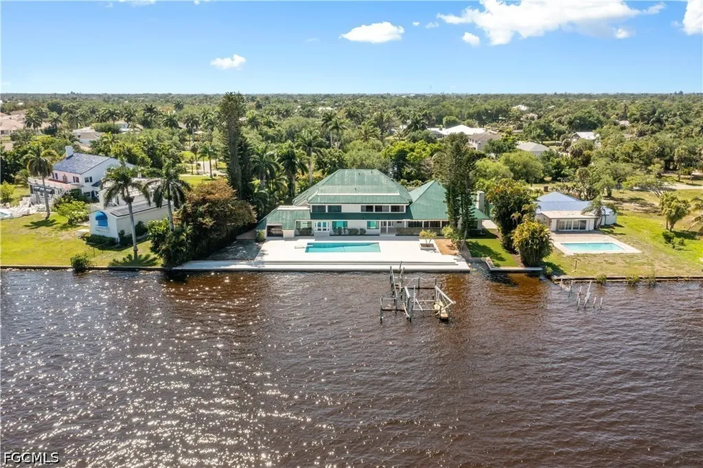 752 Overiver Drive North Fort Myers FL 33903