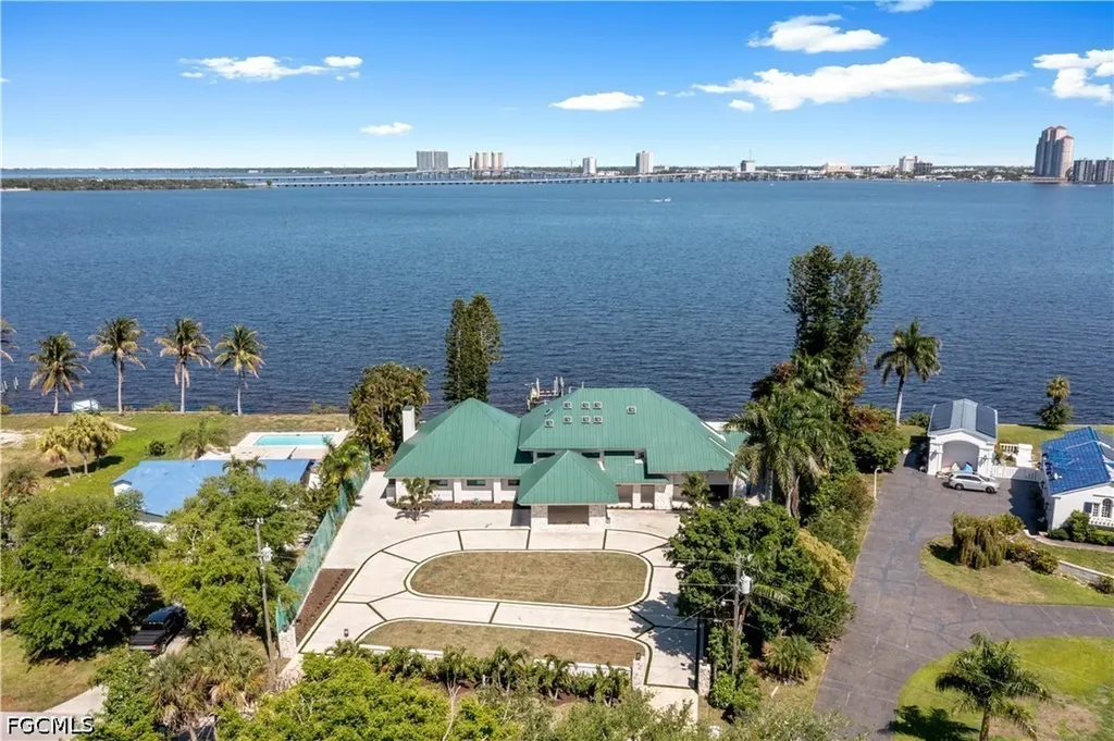 752 Overiver Drive North Fort Myers FL 33903