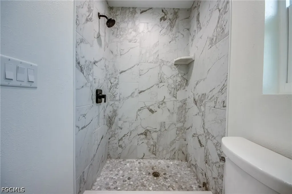 3009 SE 10th Avenue Cape Coral FL 33904