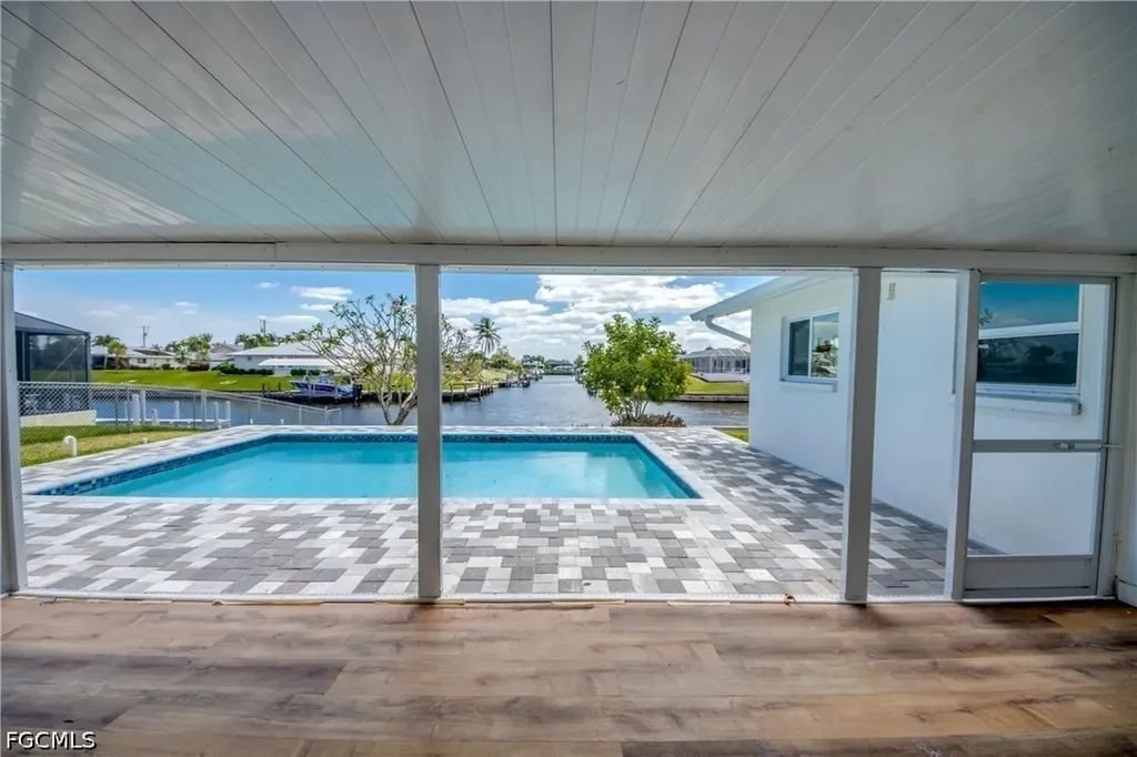 3009 SE 10th Avenue Cape Coral FL 33904
