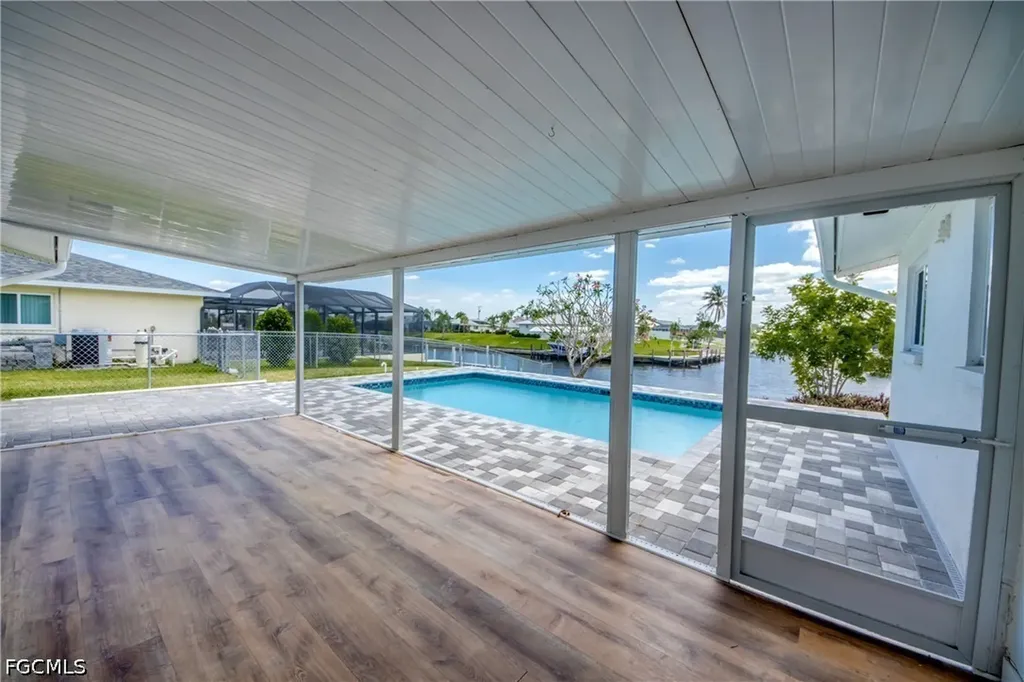 3009 SE 10th Avenue Cape Coral FL 33904