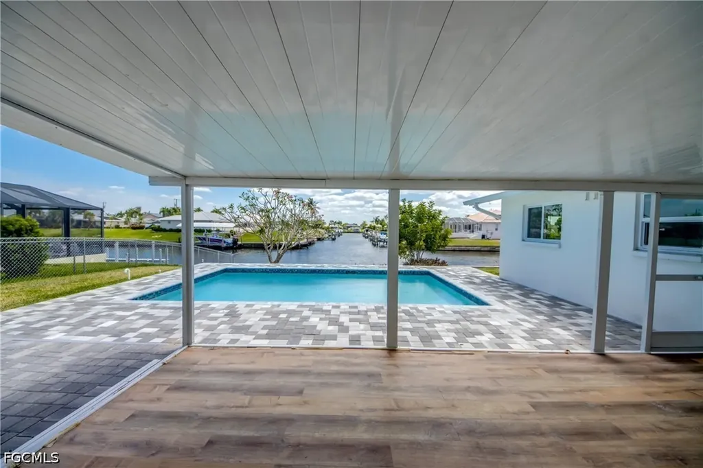 3009 SE 10th Avenue Cape Coral FL 33904