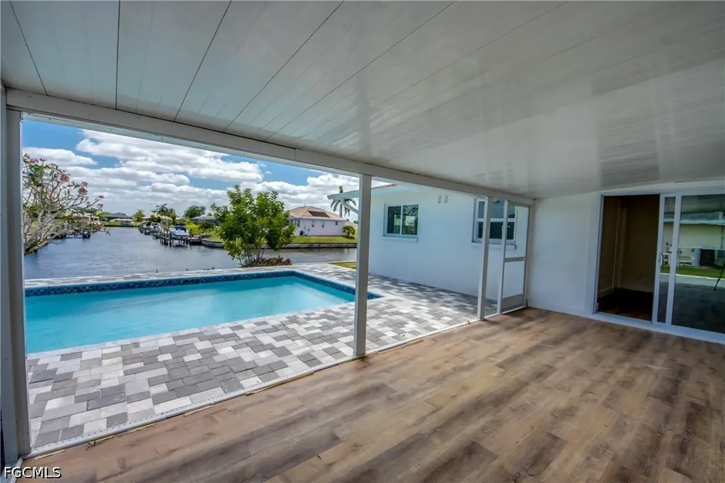 3009 SE 10th Avenue Cape Coral FL 33904