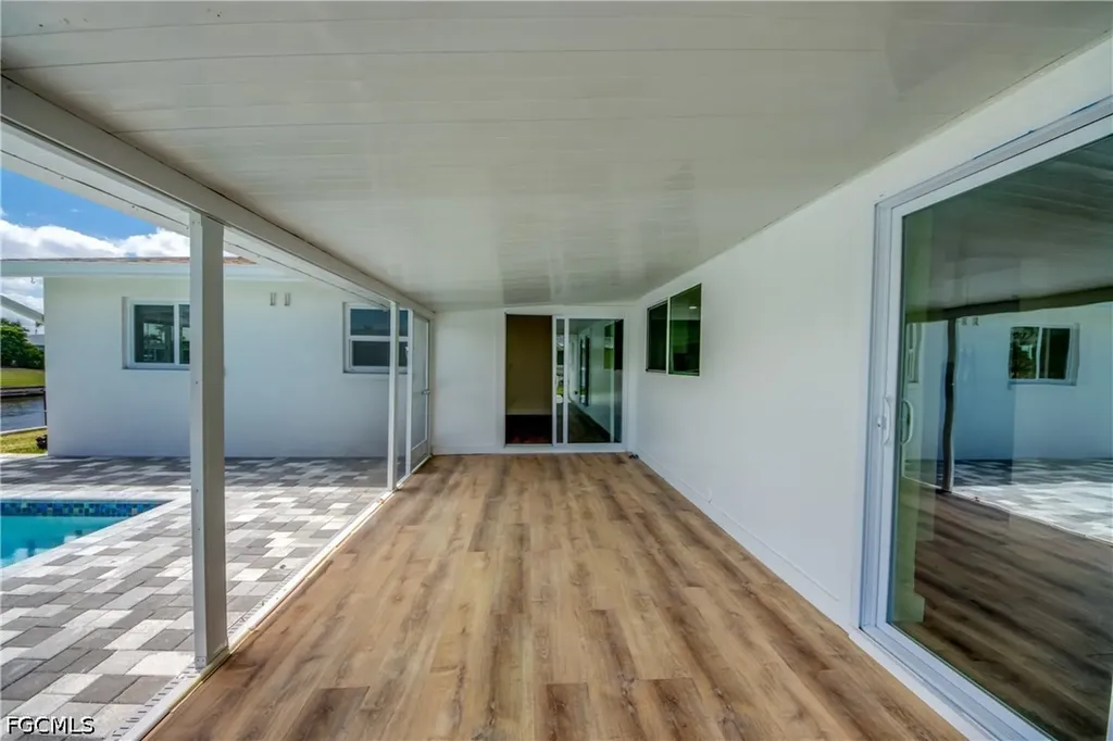 3009 SE 10th Avenue Cape Coral FL 33904