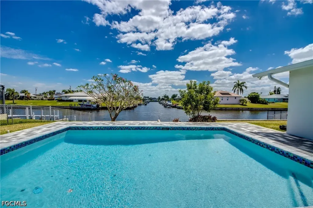 3009 SE 10th Avenue Cape Coral FL 33904